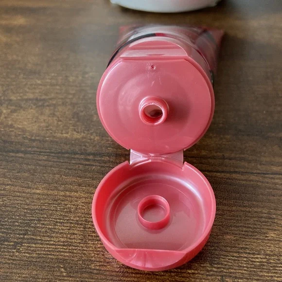 New Bath & Body Works Winter Candy Apple and Vanilla Bean Noel Cream Set - Picture 9 of 10